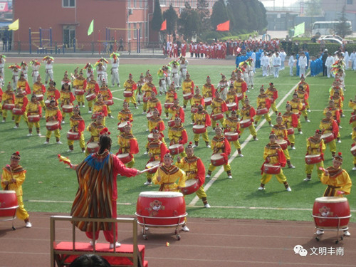 小集小学锣鼓活动